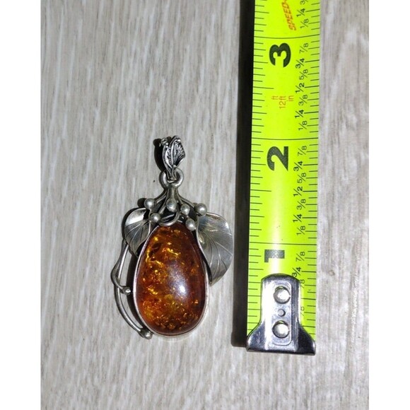 Beautiful Vintage Sterling Silver Amber Pendant - Delicate Vine Detailing - Picture 10 of 11